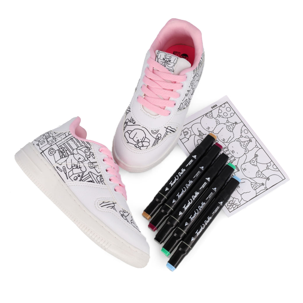 Tênis infantil branco com cadarço rosa e desenhos para personalização visto de cima e lado